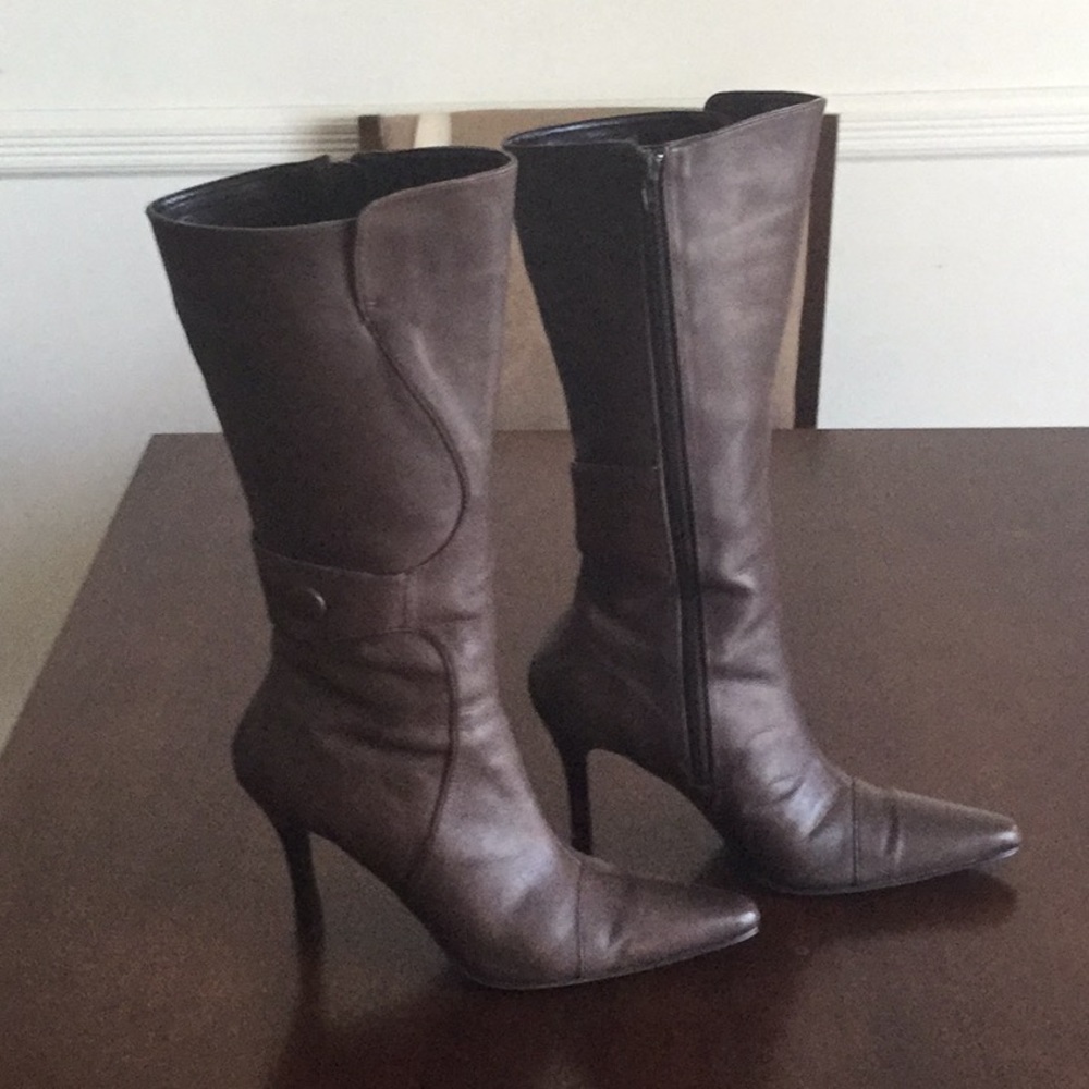 Tall boots size 8.